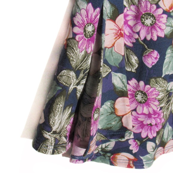 🦄 Lularoe Floral Perfect Tee Shirt - Picture 4 of 5